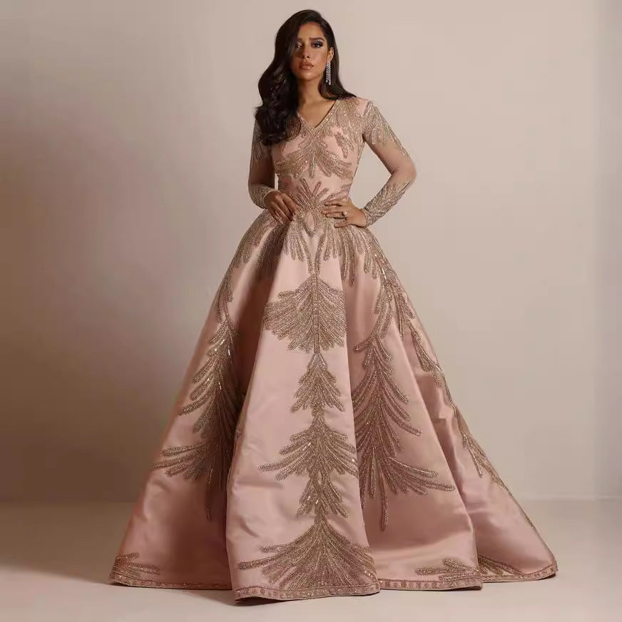 Damen Glamouröses Ballkleid mit feiner Paillettenverzierung und langem Schnitt W&W Mode