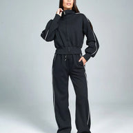 Damen sportliches Freizeit-Set mit hochgeschlossener Jacke und weit geschnittenen Hosen WW