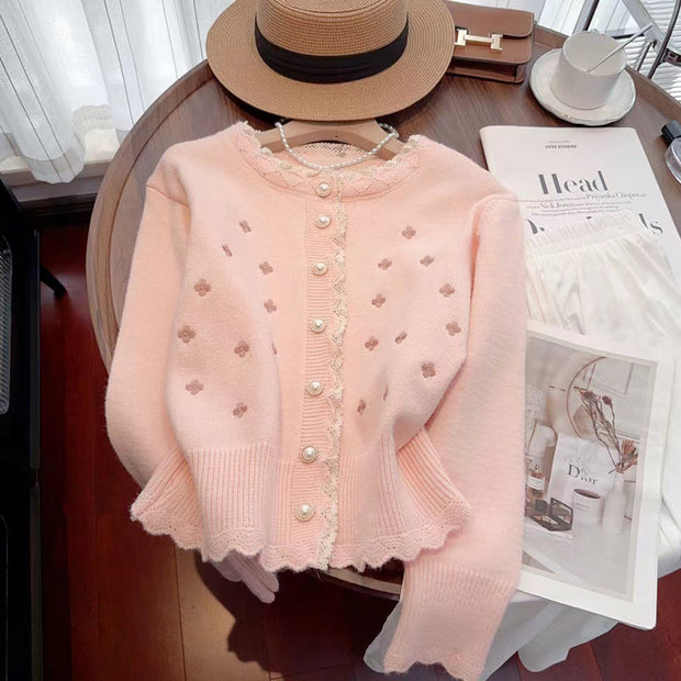 Damen Strickjacke mit dekorativen Perlenknöpfen und zarter Rippstruktur WW