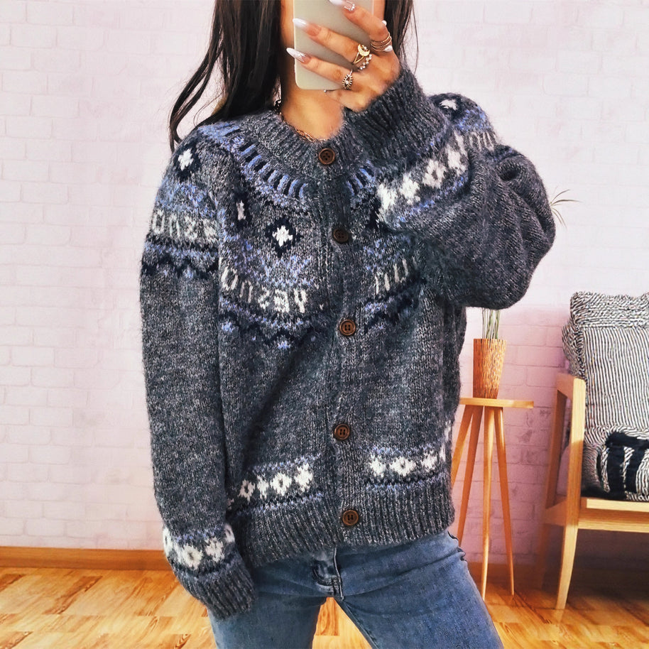Damen Strickjacke mit buntem nordischen Muster und hochwertigen Holzknöpfen WW