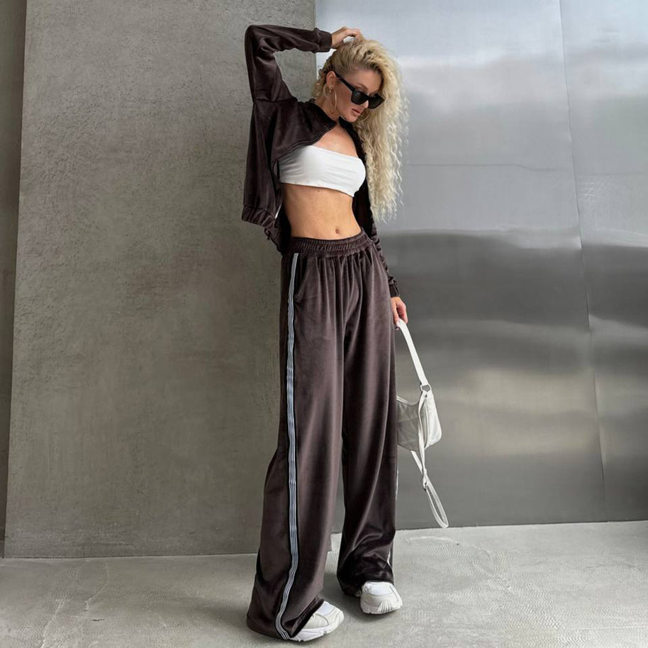 Damen Sportanzug mit elegantem und komfortablem Design WW