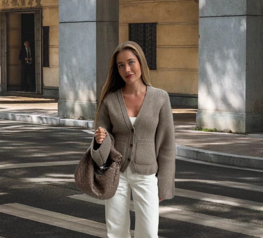 Damen Strickjacke mit eleganten Details und lässigem Schnitt WW