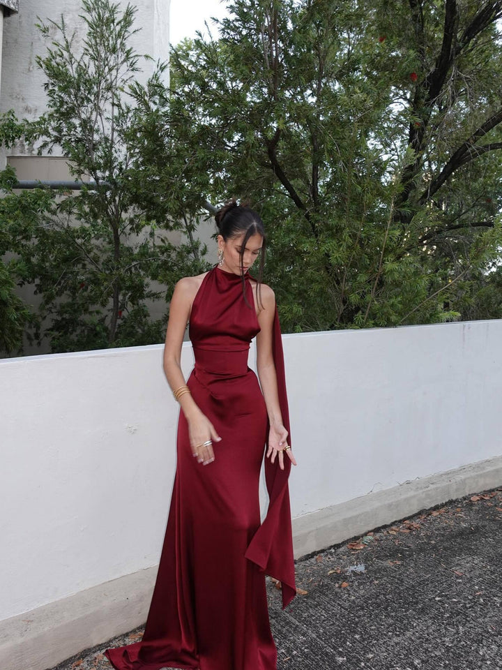 W&W Mode | Offene Rücken Satin Halter Kleid