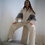 Damen sportliches Fleece-Set mit hochgeschlossenem Kragen und weiten Hosen WW