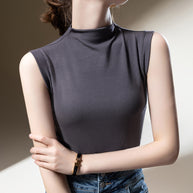 Damen ärmelloses Oberteil mit elegantem hohen Kragen und fließendem Material WW