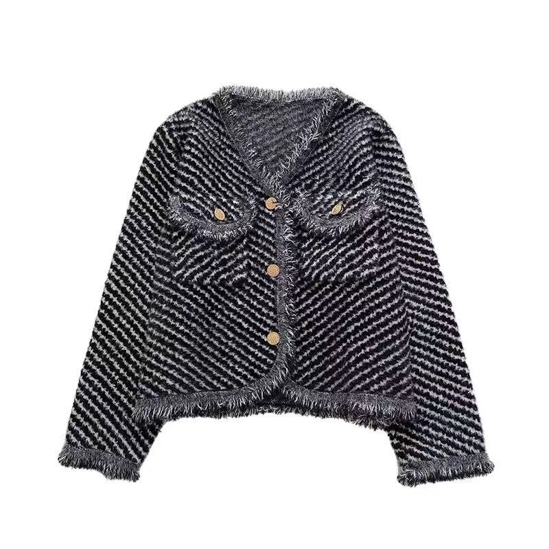 Damen Strickjacke mit Struktur und eleganten Knopfdetails WW
