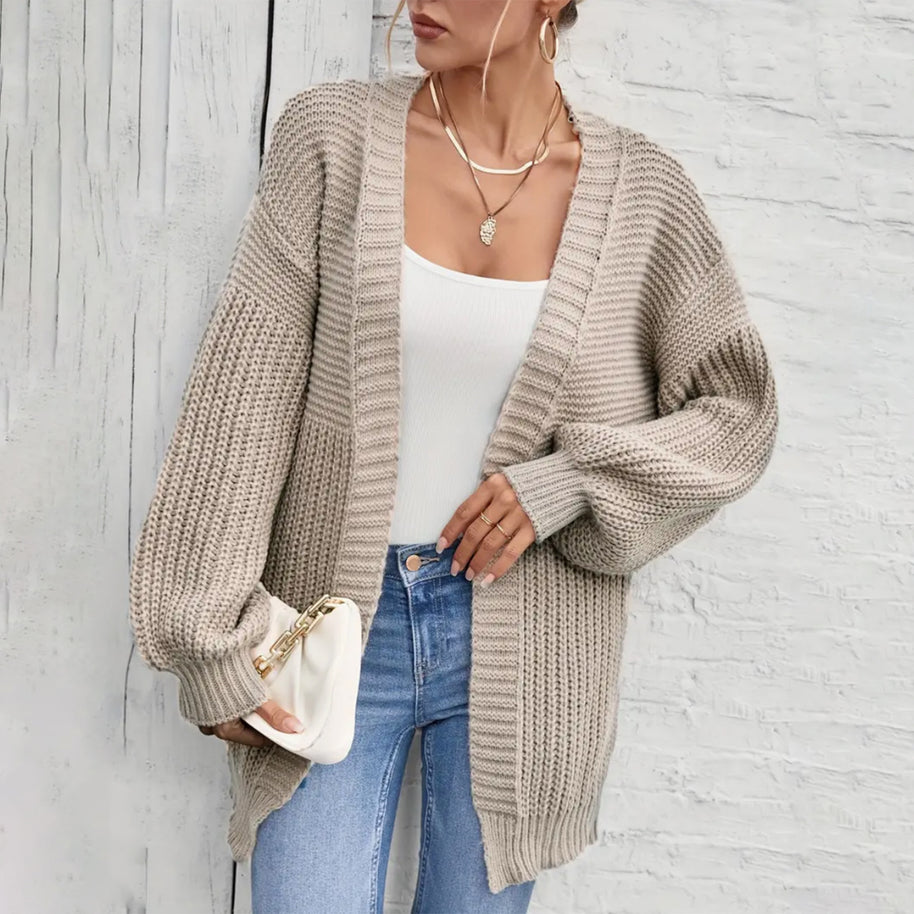 Damen Strickjacke mit oversize Schnitt und tiefem V-Ausschnitt WW