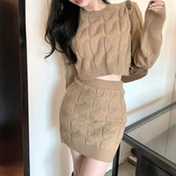 Damen Strickensemble mit cropped Oberteil und tailliertem Rock WW