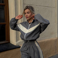 Damen sportlicher Funktionsanzug mit hohem Kragen und elastischen Bündchen WW