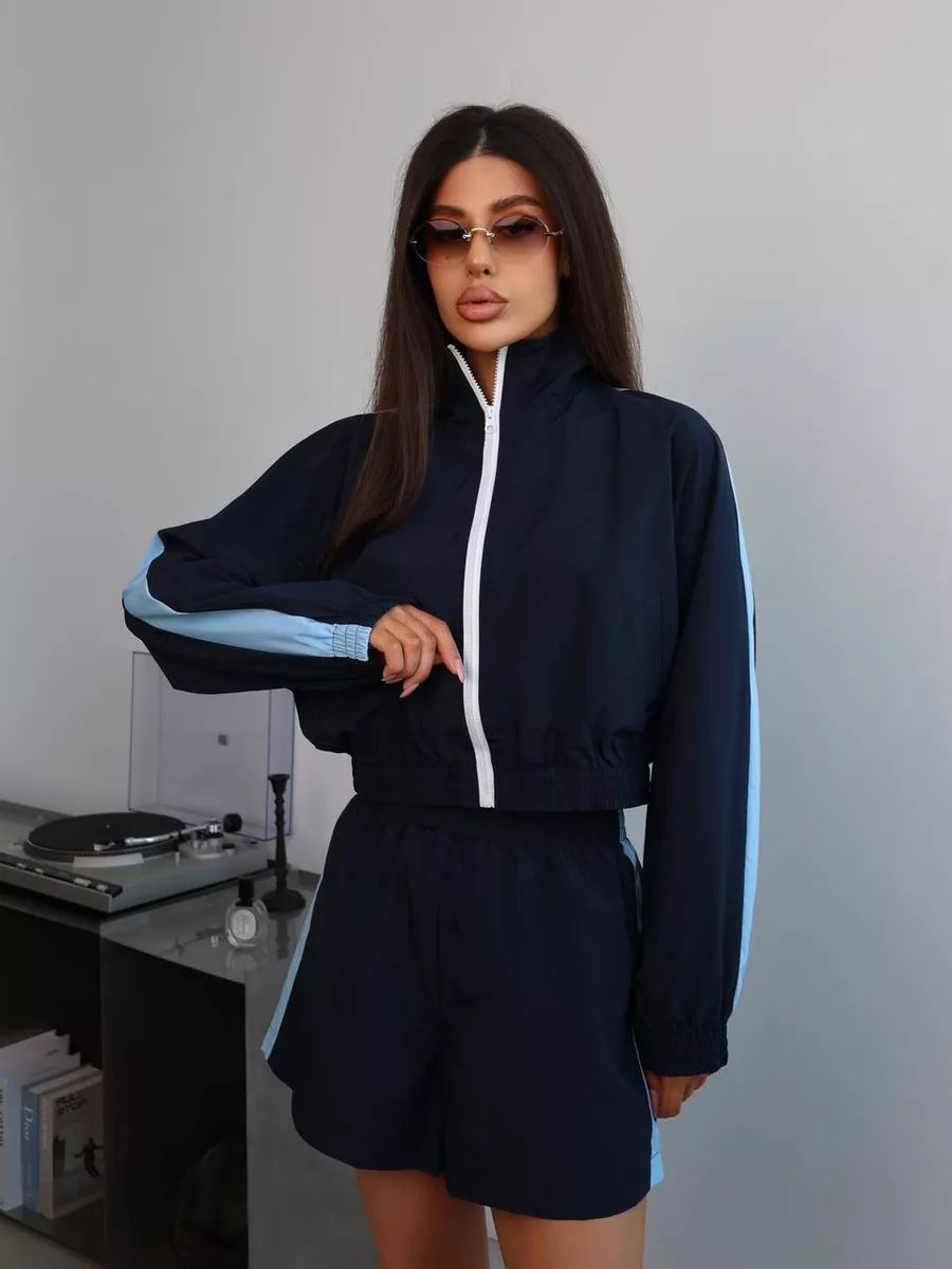 Damen sportliches Freizeit-Set mit atmungsaktivem Oberteil und Shorts WW