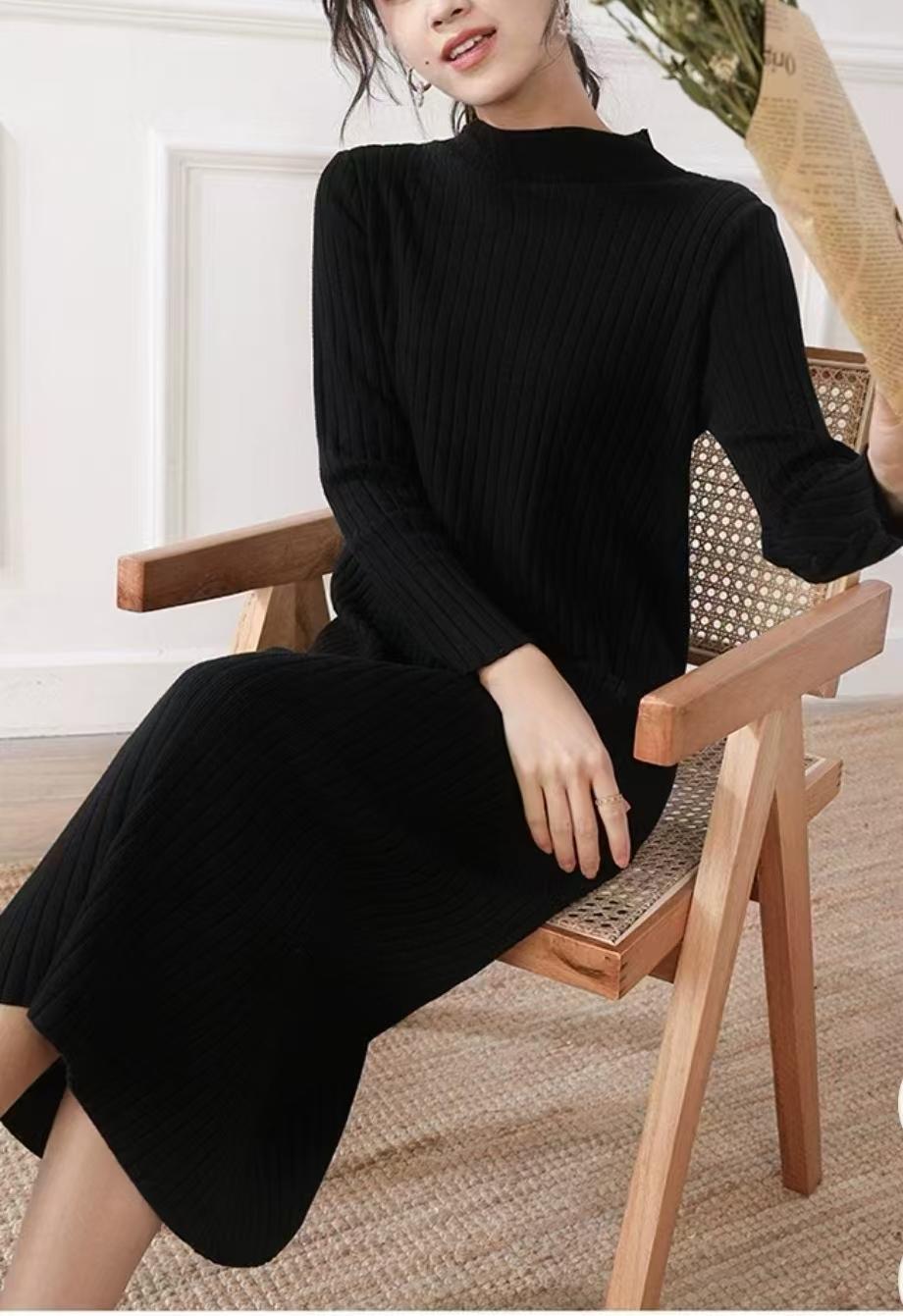Damen Strickkleid mit feiner Rippstruktur und hohem Kragen WW