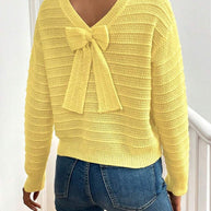 Damen Strickpullover mit verspieltem Schleifendetail im Rücken und modernem V-Ausschnitt WW