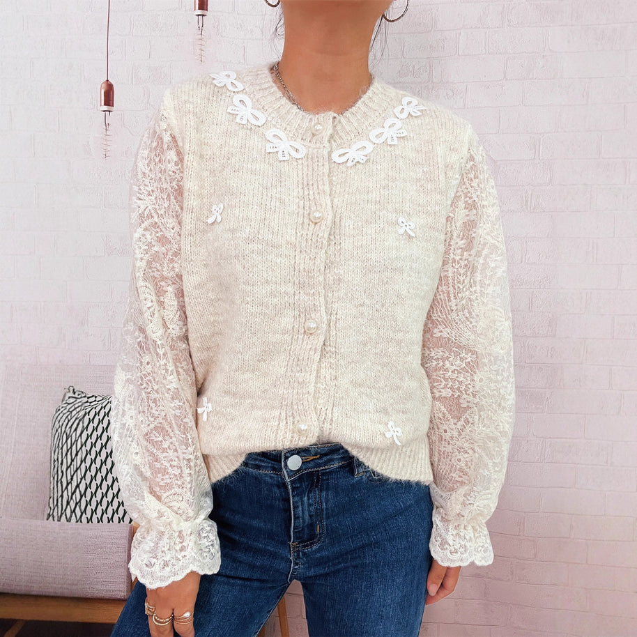 Damen Strickjacke mit romantischen Spitzendetails und eleganten Knopfverschlüssen WW