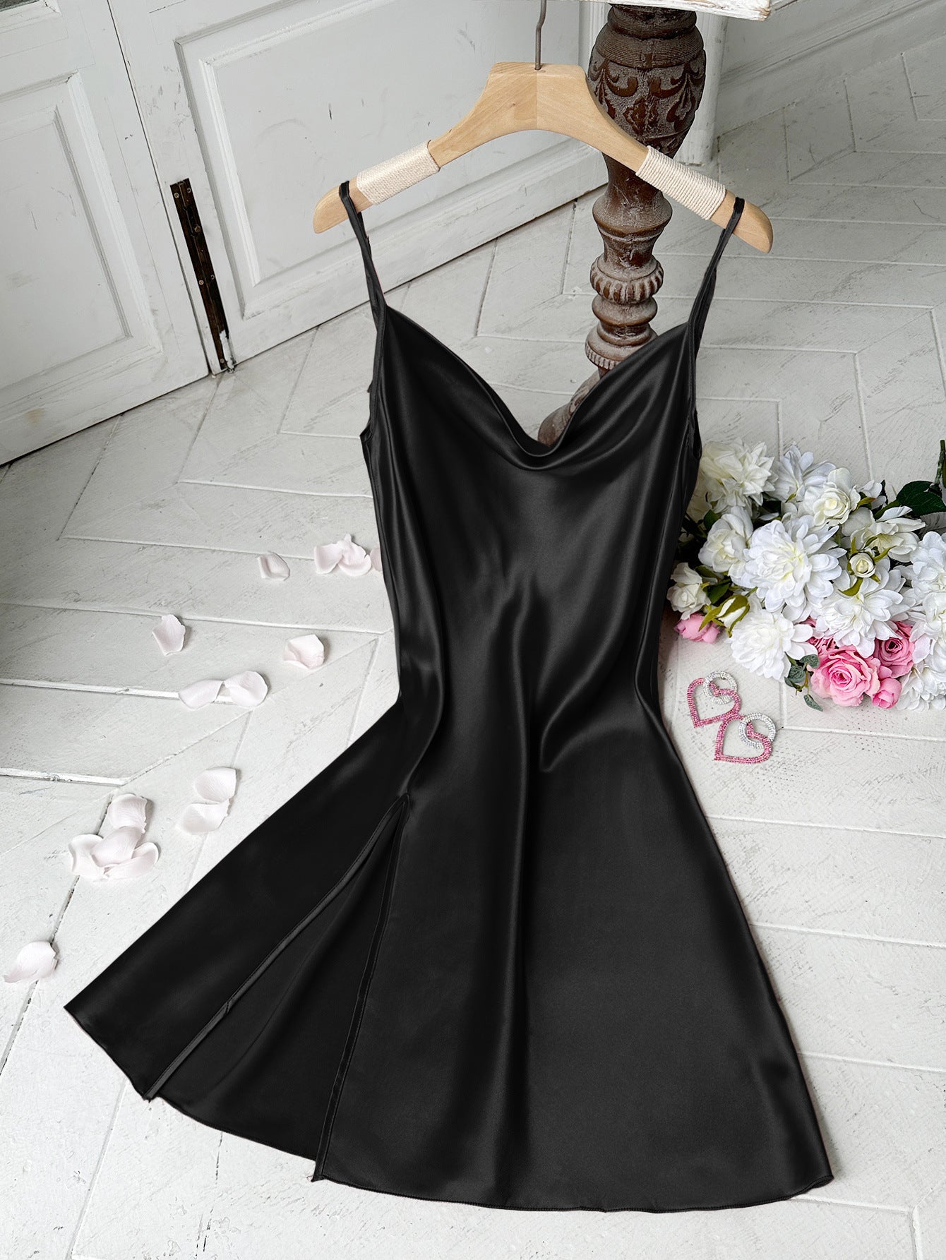 Damen Satin Kleid mit tiefem Ausschnitt WW