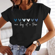 Damen Casual Grafik T-Shirt mit Herzdesign und inspirierendem Zitat WW