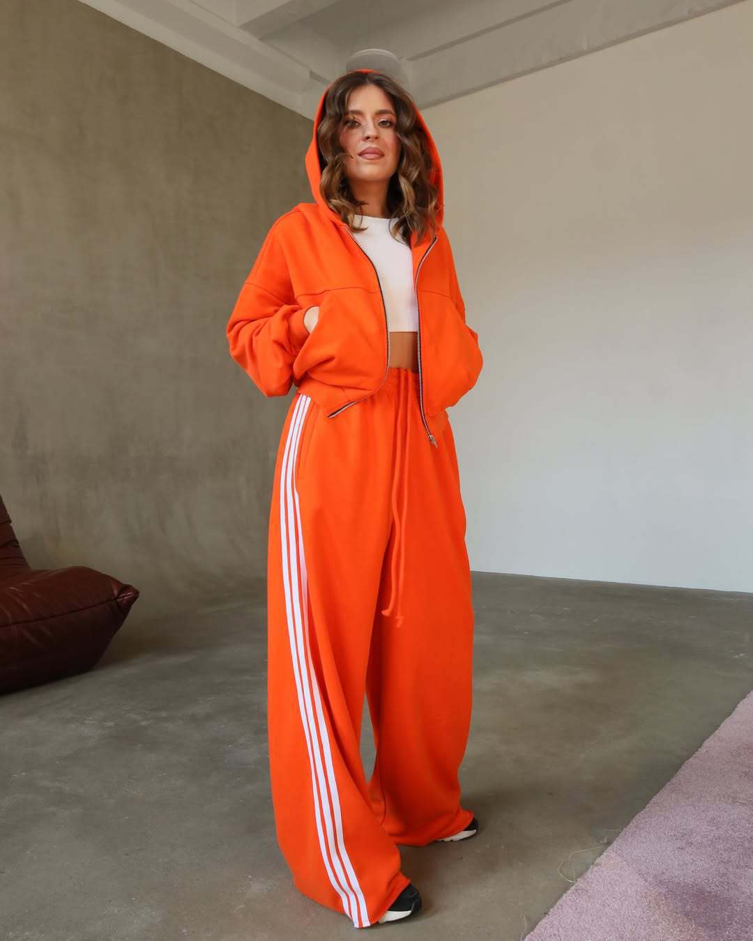 Damen Sportliches Loungewear-Set mit cropped Jacke und bequemen Jogginghosen WW
