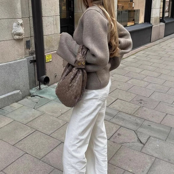 Damen Strickjacke mit tiefem V-Ausschnitt und praktischen Taschen WW