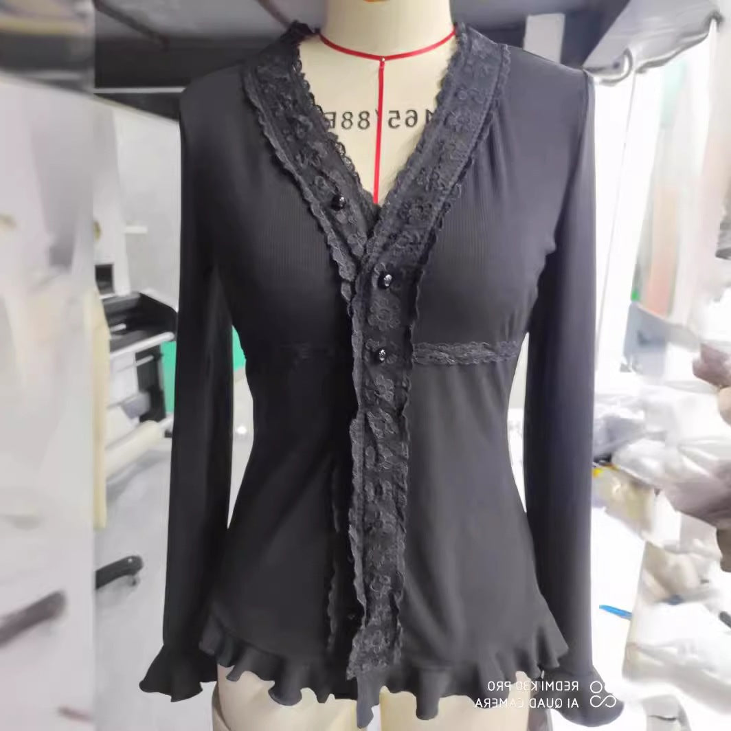 Damen Strickoberteil mit romantischem Spitzenbesatz und Rüschendetails WW