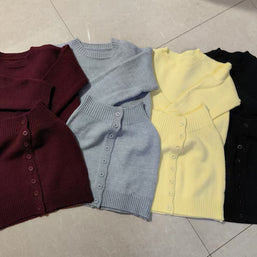 Damen Strickbluse mit Knopfdetails und luxuriösem Komfort WW