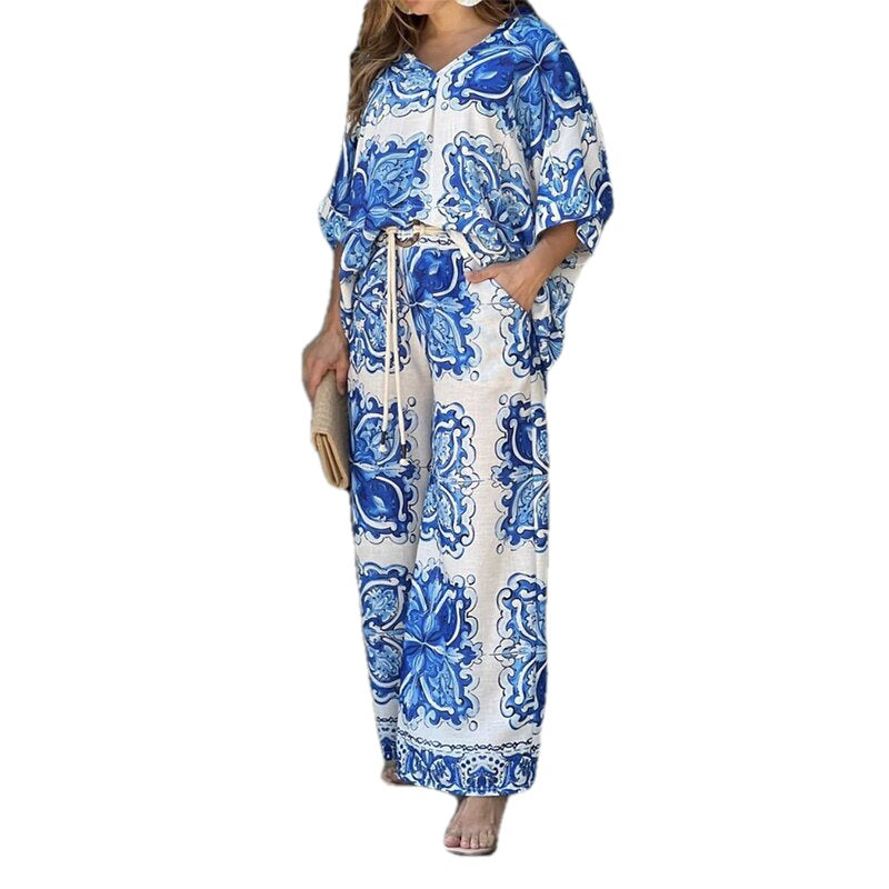 Damen Loungeanzug mit stilvollem Floralprint und lockerer Passform W&W Mode