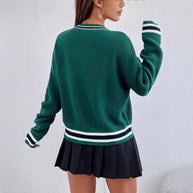Damen Sportlicher V-Ausschnitt Pullover mit breiten Streifen und Applikation WW