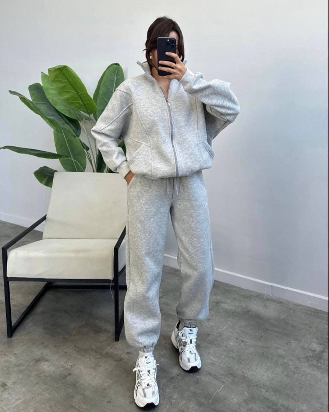 Damen bequemer und stilvoller Zip-Hoodie mit passenden Jogginghosen WW