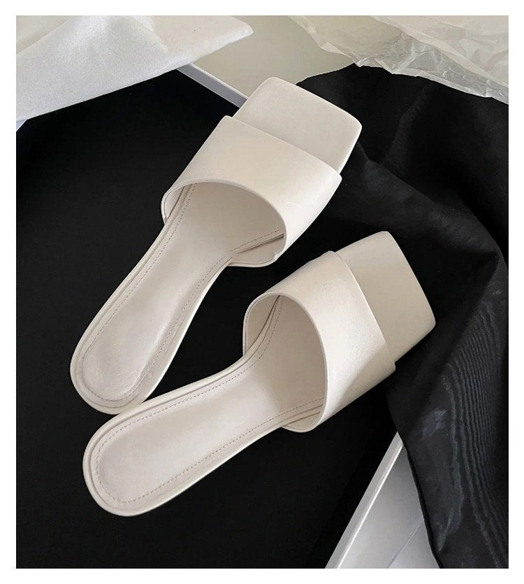 Damen Mules mit Metallic-Obermaterial und Blockabsatz