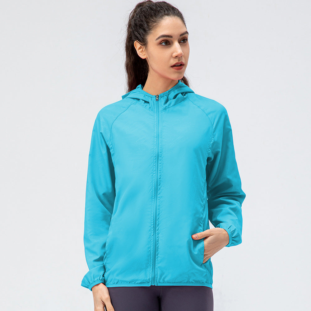 Damen Leichte Sportjacke mit Kapuze und atmungsaktiven Eigenschaften WW