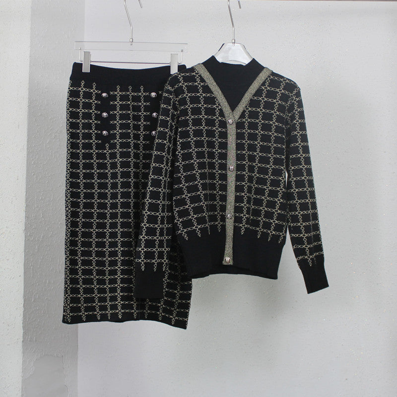 Damen Strickensemble mit dekorativen Knöpfen und elegantem V-Ausschnitt WW