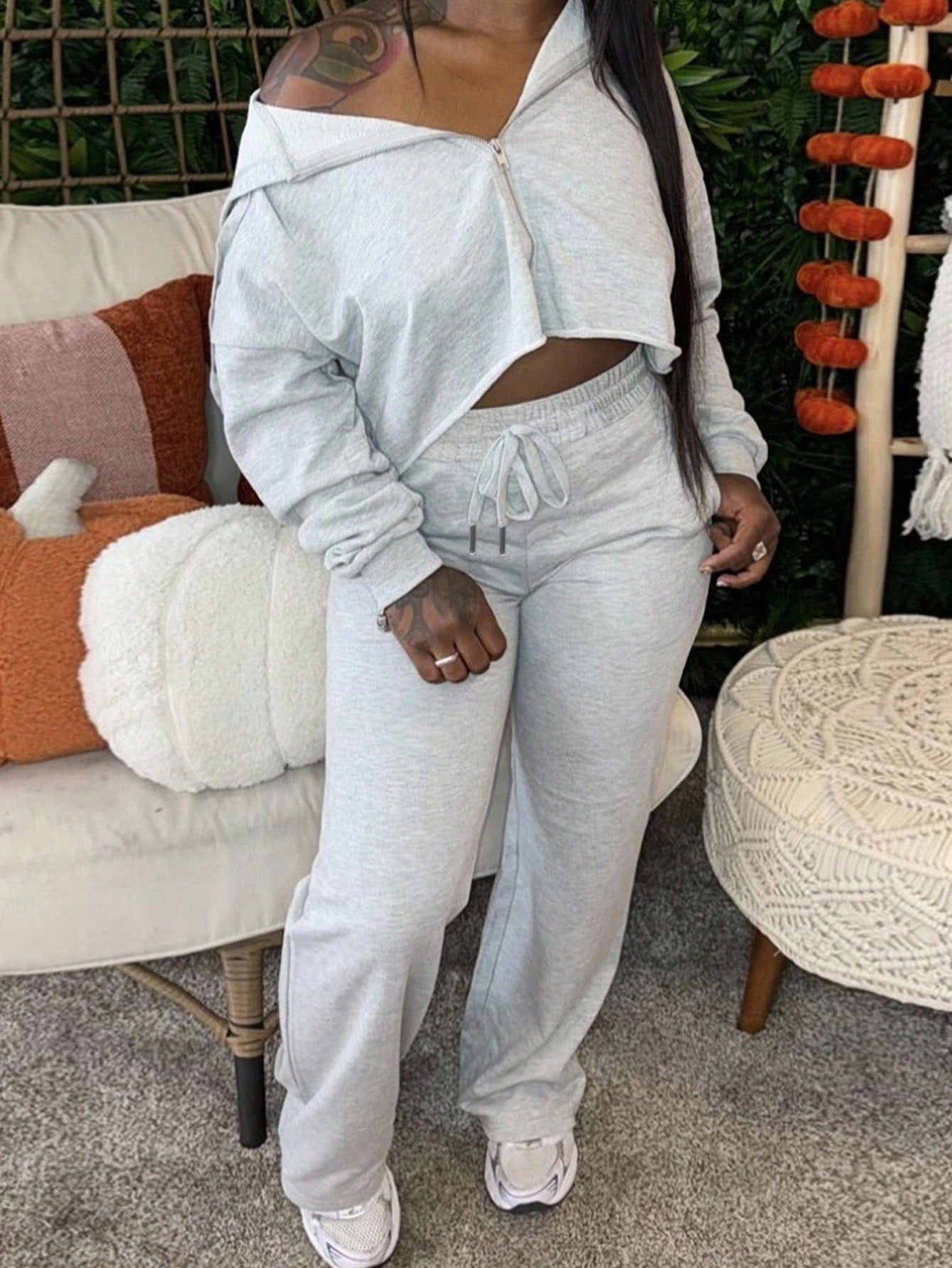 Damen sportliches Set mit cropped Oberteil und weiten Hosen WW
