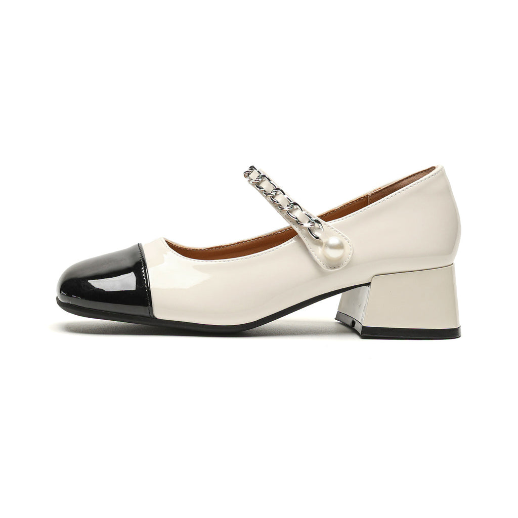 Damen Mary Jane Schuhe mit eleganten Ketten-Details und glänzender Spitze WW