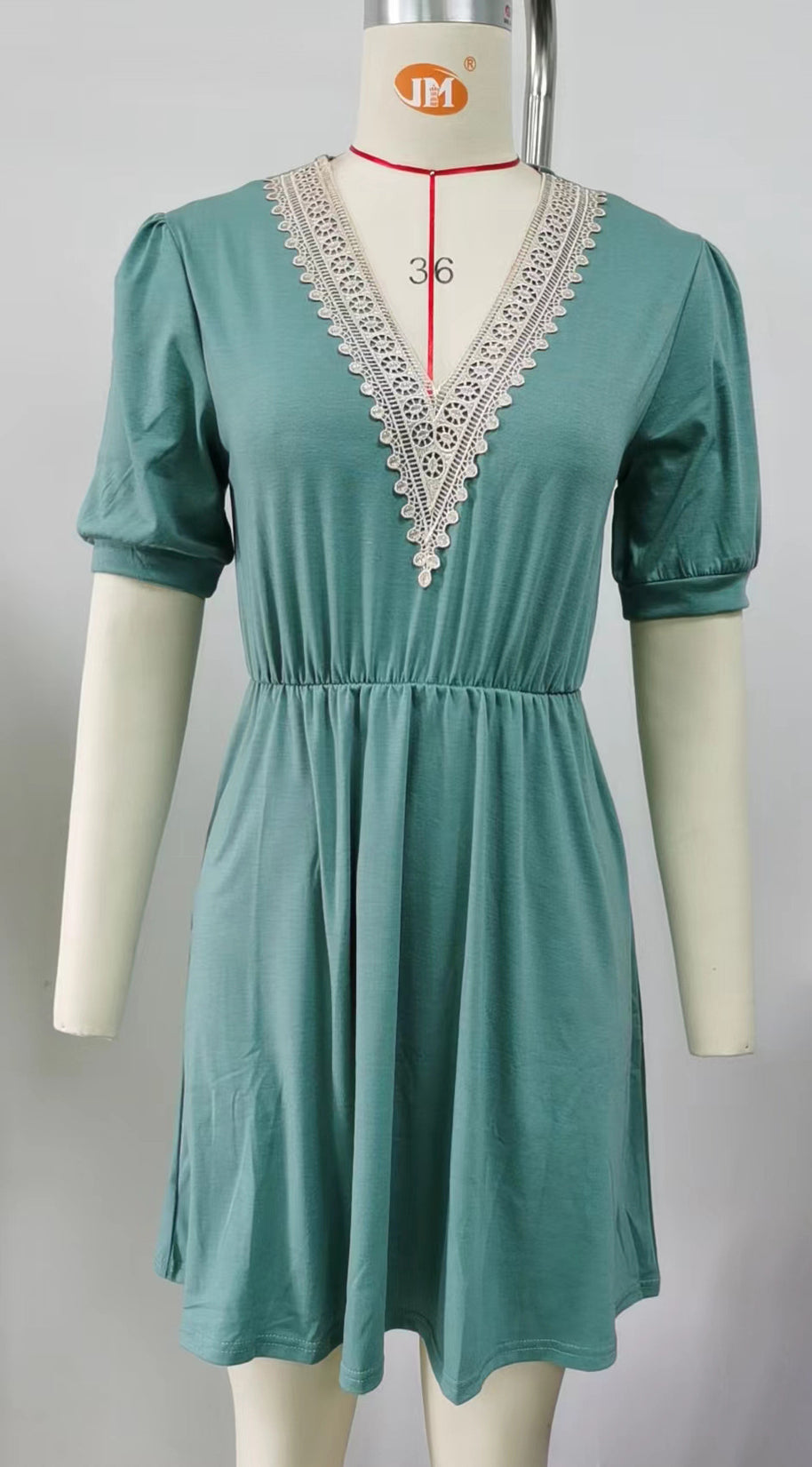 Damen Midikleid mit elegantem V-Ausschnitt und Rüschendetails WW