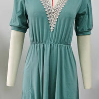 Damen Midikleid mit elegantem V-Ausschnitt und Rüschendetails WW