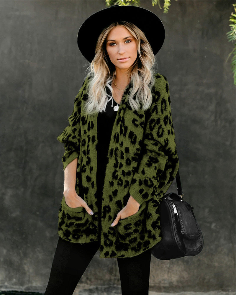 Damen lässiger Strickmantel im Leopardenmuster mit bequemem Schnitt und Taschen W&W Mode