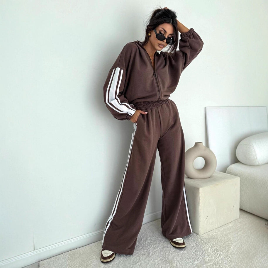 Damen sportliches Set mit weitem Hoodie und elastischer Jogginghose WW