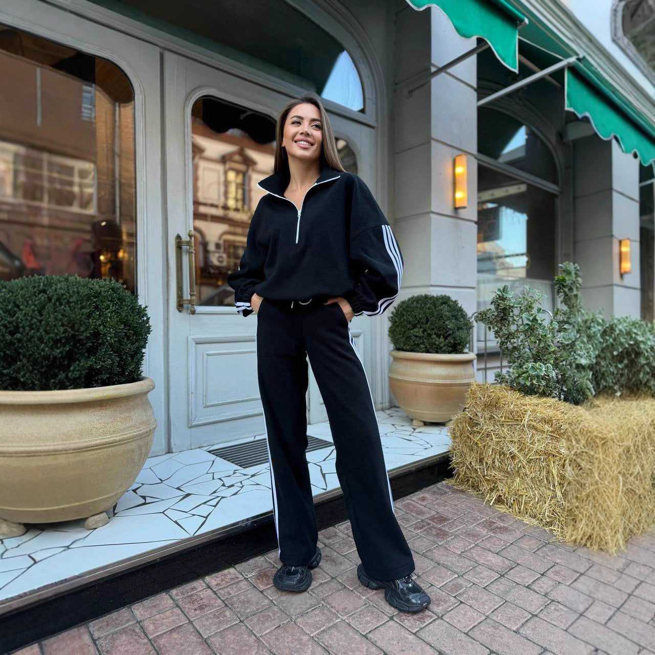 Damen Sportlicher Freizeitanzug mit hohem Kragen WW