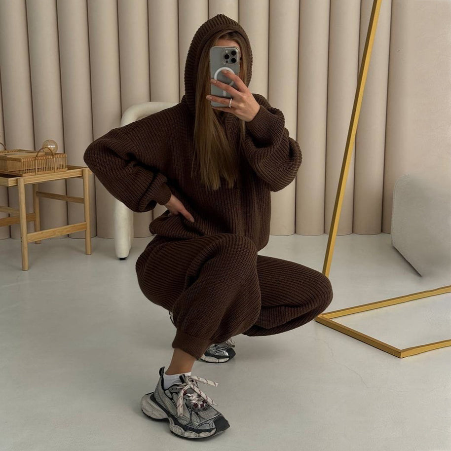 Damen Strickanzug mit lässigem Schnitt und modernem Hoody WW