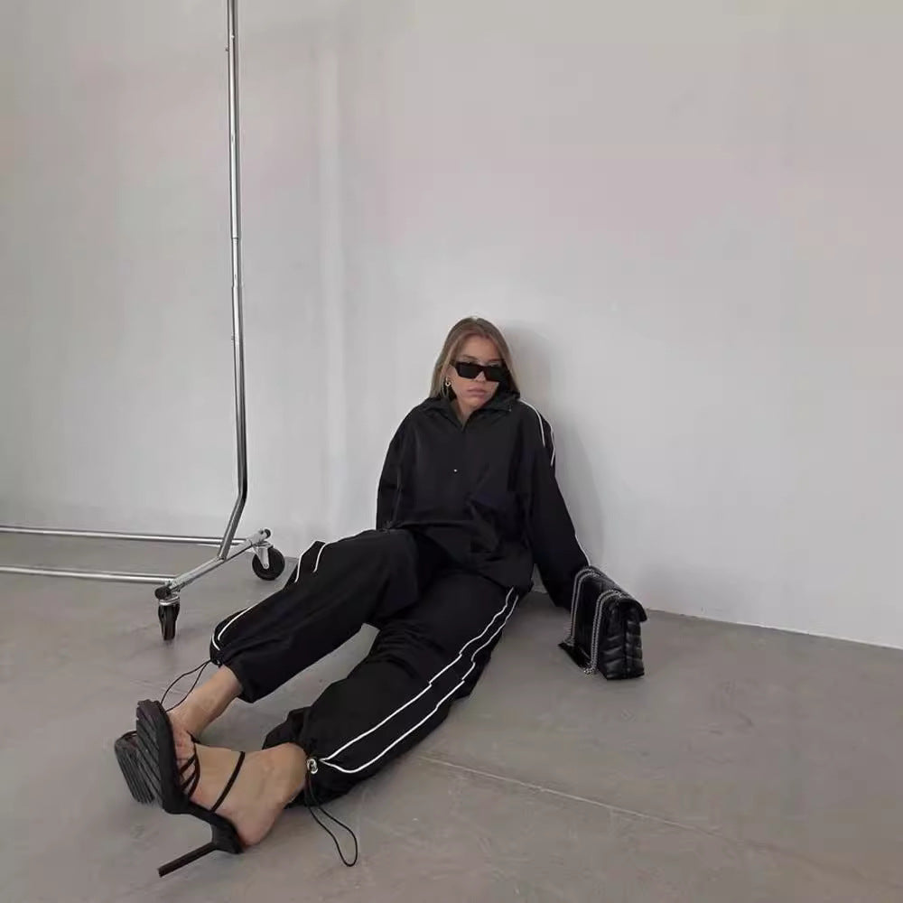 Damen sportliches Anorak-Set mit hohen Bündchen und Reißverschluss WW