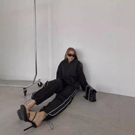 Damen sportliches Anorak-Set mit hohen Bündchen und Reißverschluss WW