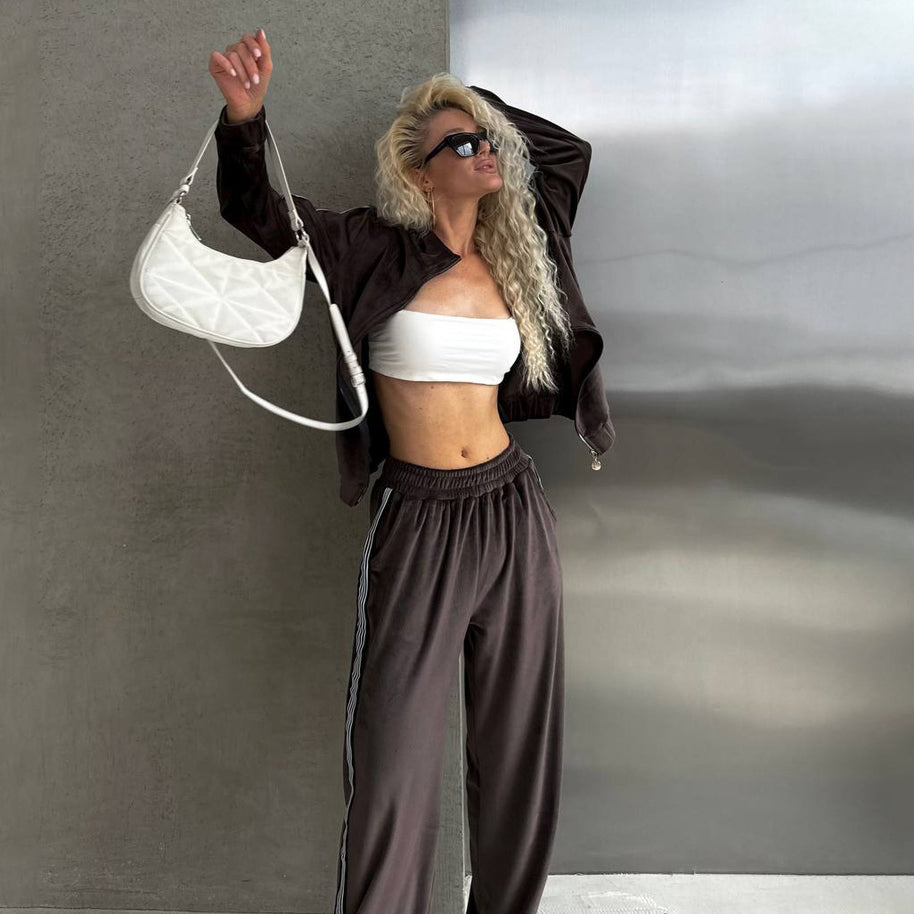 Damen Sportanzug mit elegantem und komfortablem Design WW