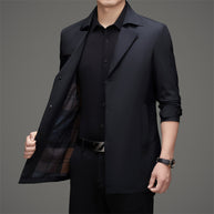 Herren Trenchcoat mit modischem Schnitt und funktionalen Taschen WW