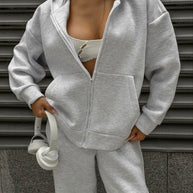 Damen Sportliches Set aus Kapuzenjacke und Jogginghose WW