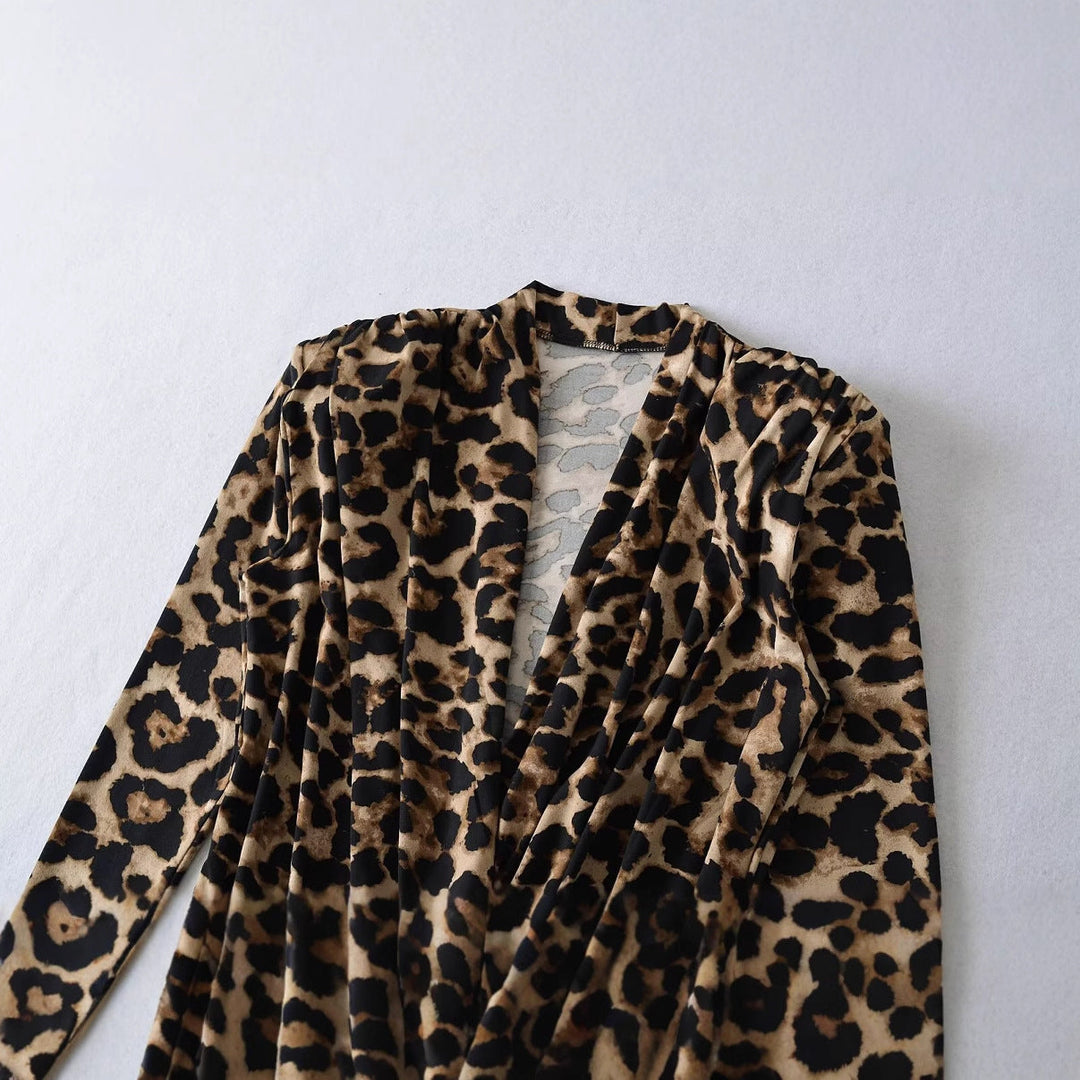 Damen Body mit elegantem Leopardenmuster und tiefem V-Ausschnitt W&W Mode