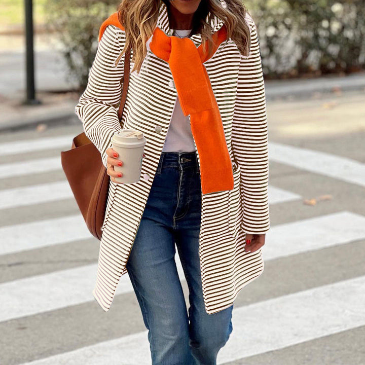 Damen gestreifter Trenchcoat mit modischem Schal und hoher Funktionalität W&W Mode