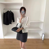 Damen Strickjacke mit eleganten Perlenapplikationen und klassischem Rundhalsausschnitt WW