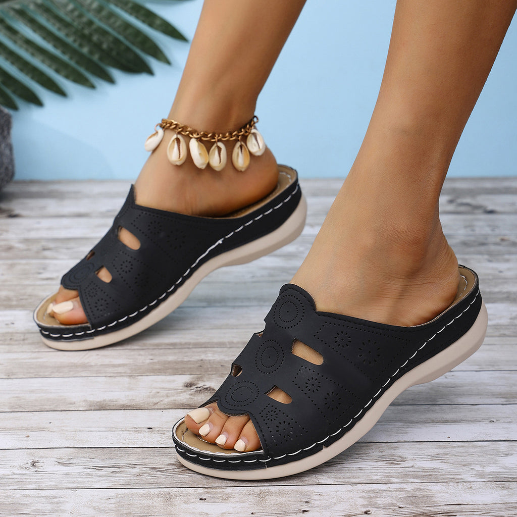 Femme Komfort Slide Sandalen mit atmungsaktivem Ausschnitt-Design WW