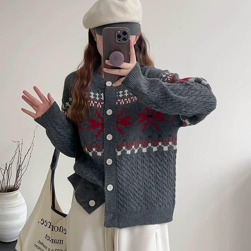 Damen Strickjacke mit folkloristischem Muster und hochwertiger Zopfstruktur WW