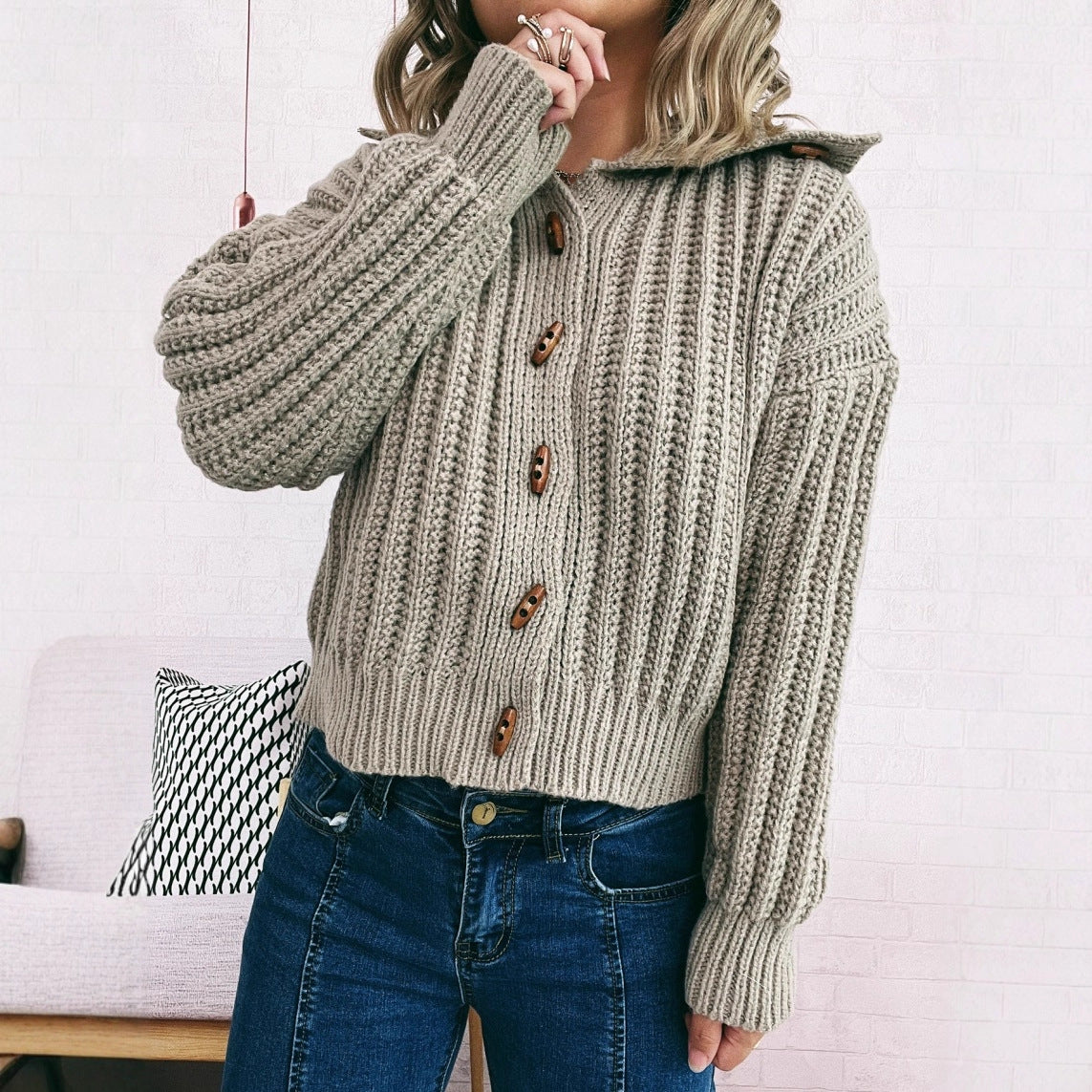 Damen Strickjacke mit dekorativen Knöpfen und strukturiertem Rippenmuster WW