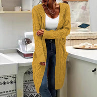 Damen Strickjacke im lässigen Langschnitt mit Zopfmuster und praktischen Taschen WW