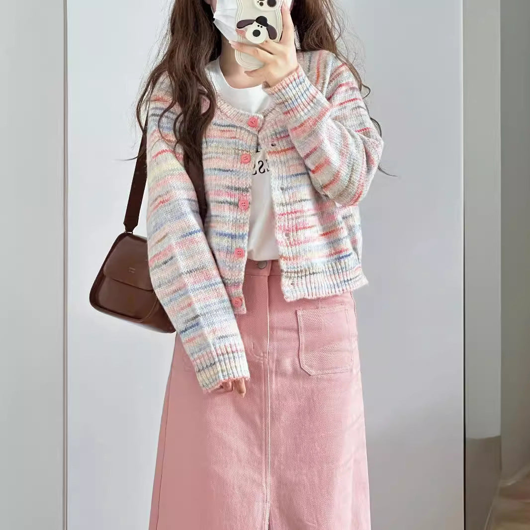 Damen Strickjacke mit buntem Muster und zarten Knöpfen WW